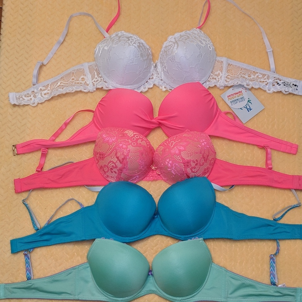 Bras, 34B!
